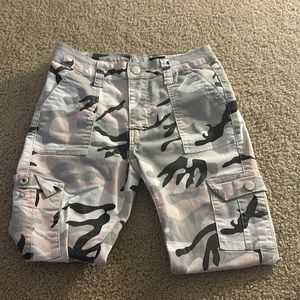 Vip pink camo size 5/6 pants